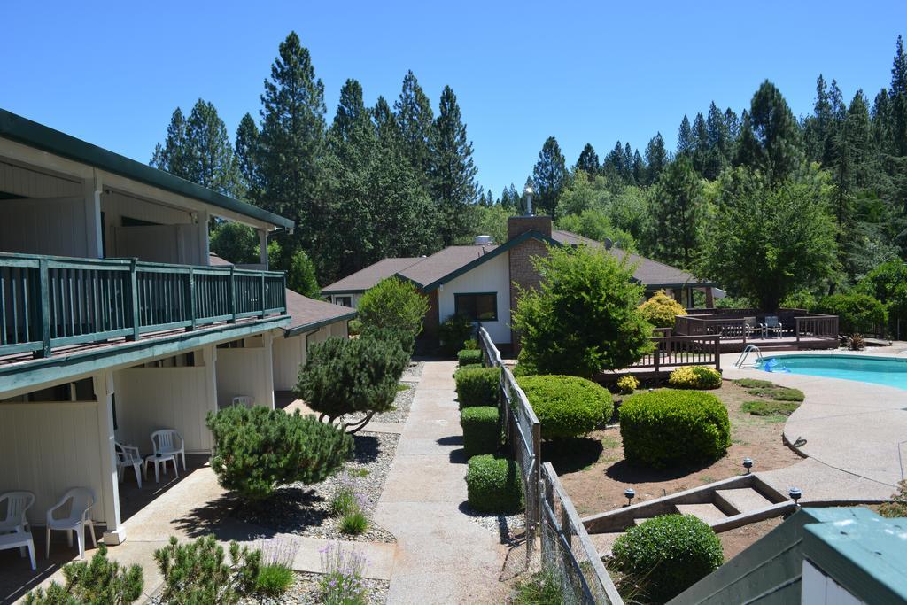 Volcano Pioneer Inn & Suites מראה חיצוני תמונה