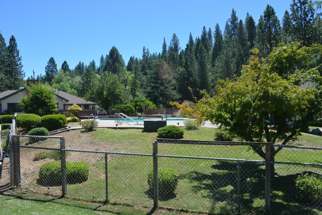 Volcano Pioneer Inn & Suites מראה חיצוני תמונה
