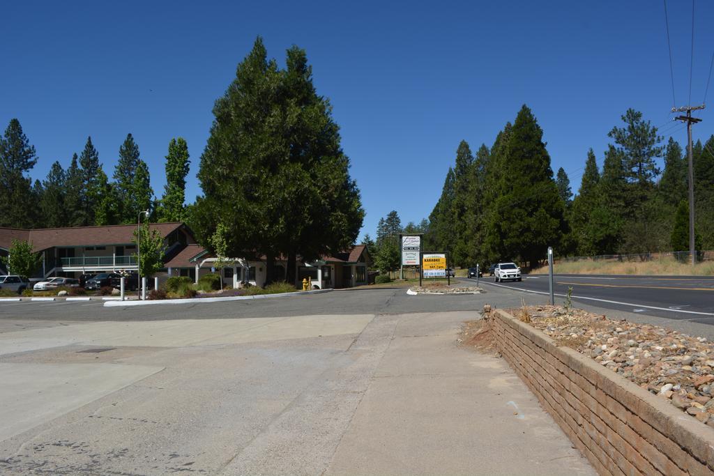 Volcano Pioneer Inn & Suites מראה חיצוני תמונה