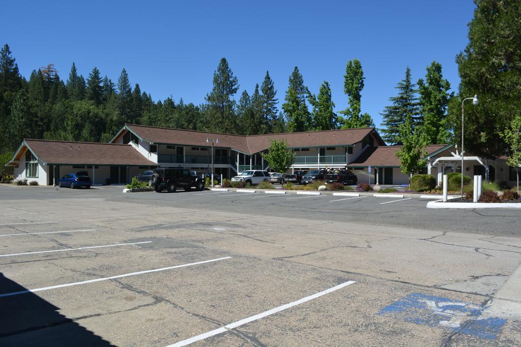 Volcano Pioneer Inn & Suites מראה חיצוני תמונה