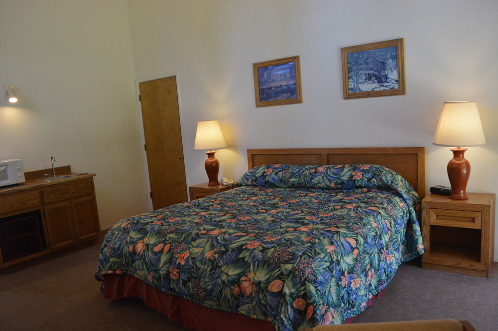 Volcano Pioneer Inn & Suites מראה חיצוני תמונה