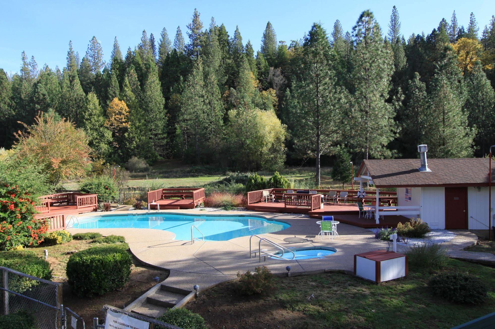 Volcano Pioneer Inn & Suites מראה חיצוני תמונה