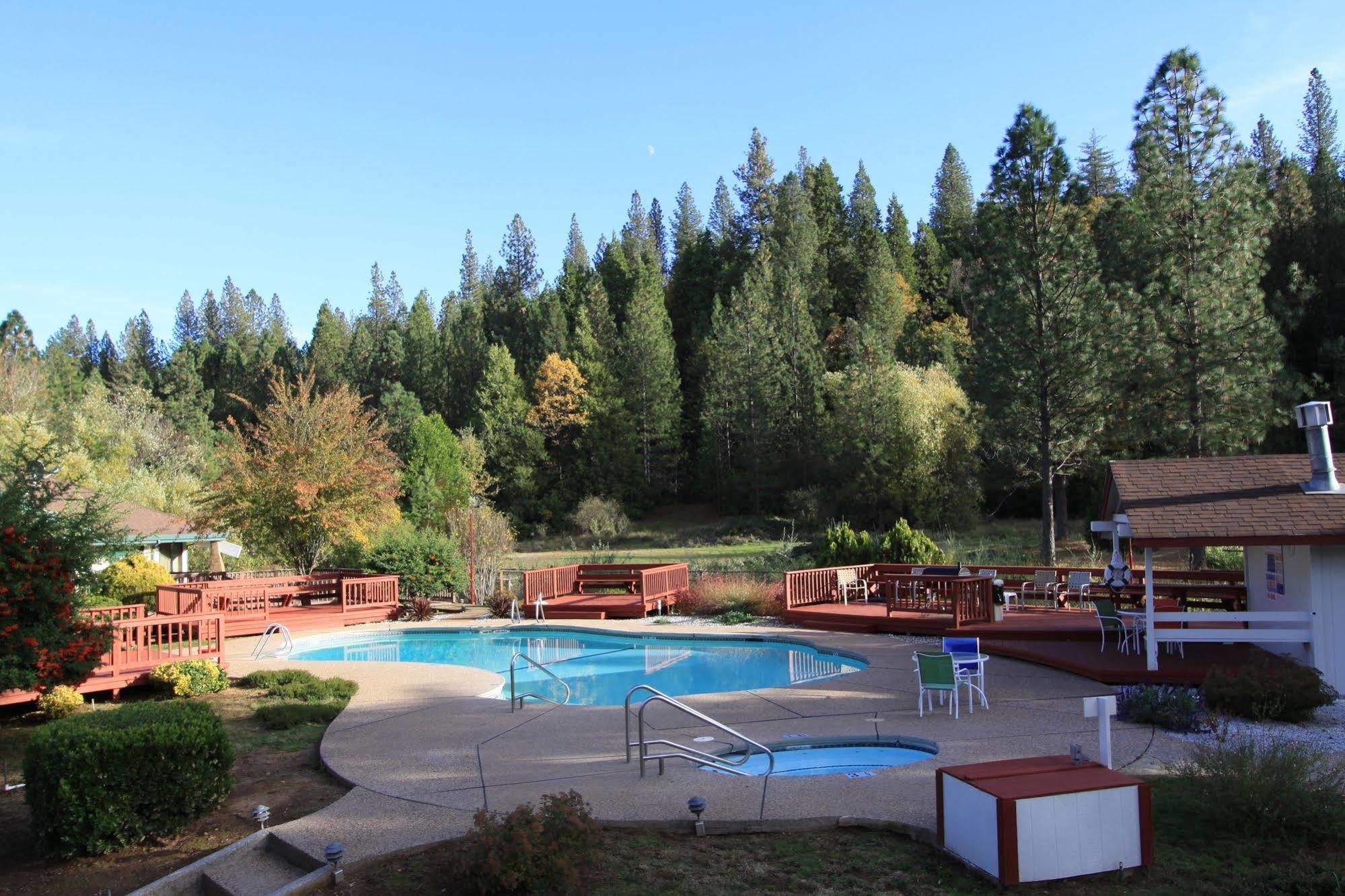 Volcano Pioneer Inn & Suites מראה חיצוני תמונה