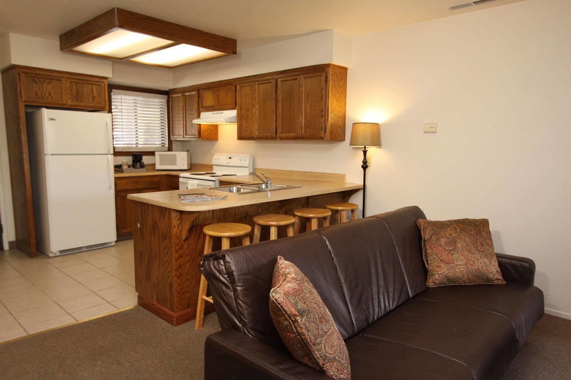 Volcano Pioneer Inn & Suites מראה חיצוני תמונה
