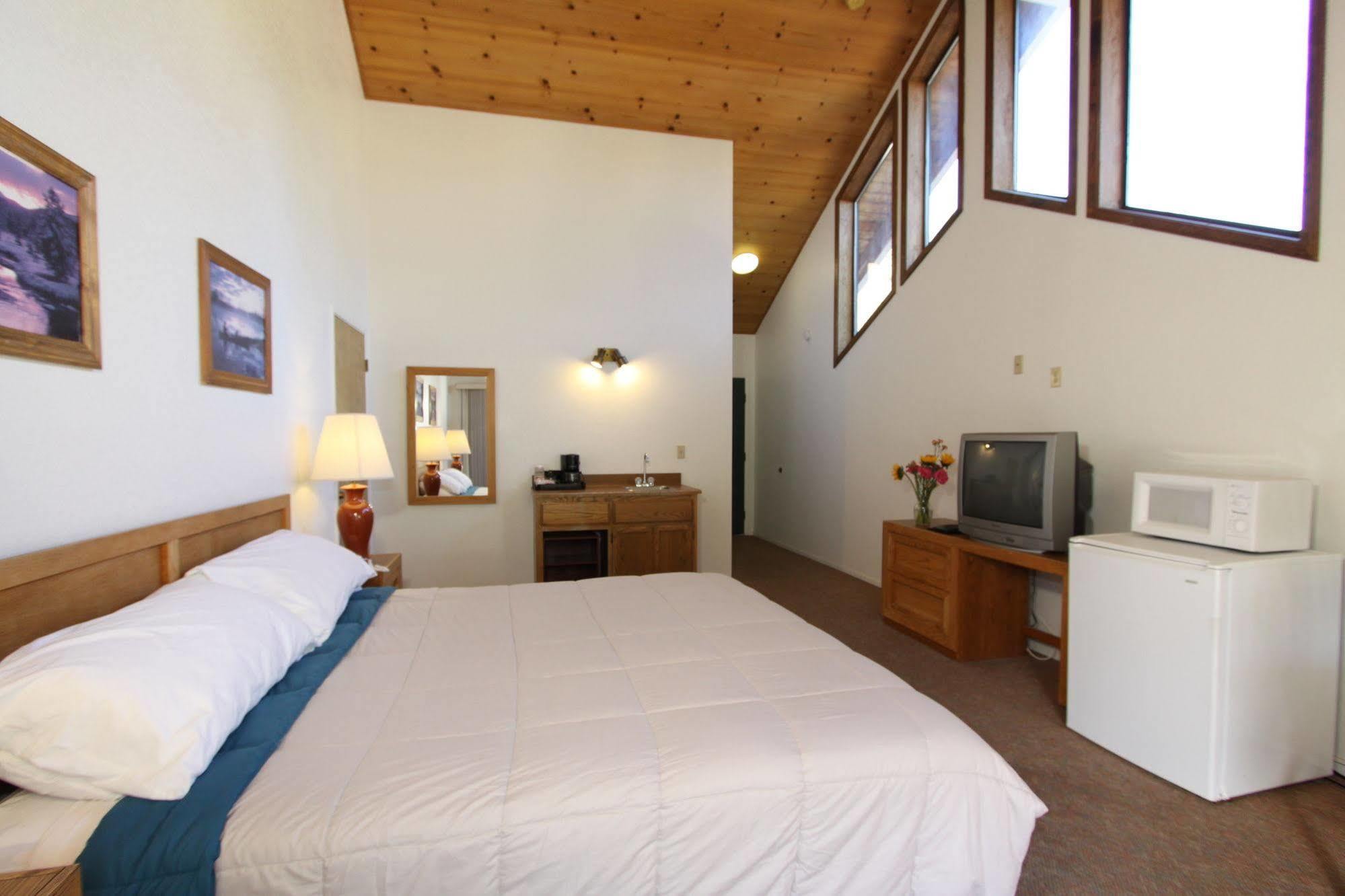 Volcano Pioneer Inn & Suites מראה חיצוני תמונה
